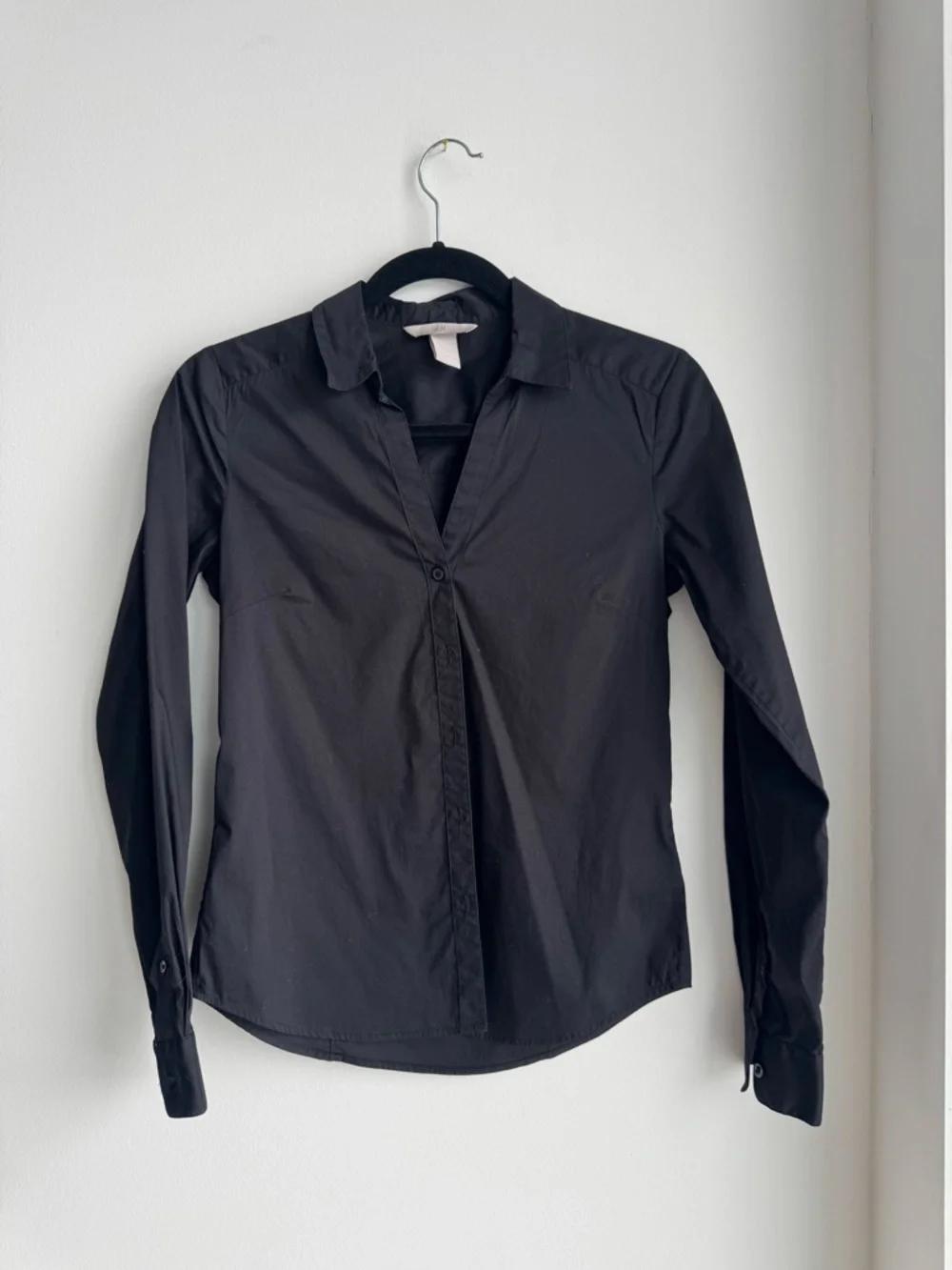 H&M Black Women's Long-Sleeve Button Down Shirt - Picture 1 of 2